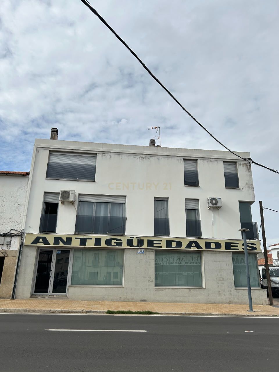 Exterior view of Flat for sale in Trujillo  with Air Conditioner, Oven and Washing machine