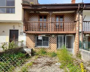 Vista exterior de Casa o xalet en venda en Los Corrales de Buelna  amb Terrassa