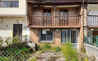 Vista exterior de Casa o xalet en venda en Los Corrales de Buelna  amb Terrassa