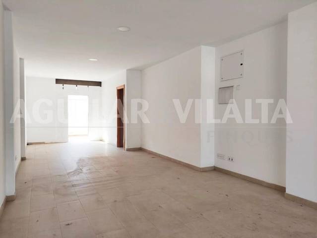 Local comercial en Alquiler en Hostal