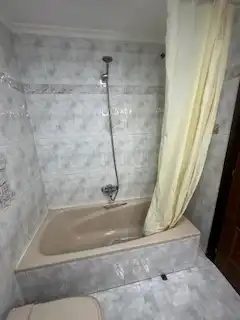 Bany de Apartament de lloguer en León Capital  amb Calefacció, Parquet i Terrassa