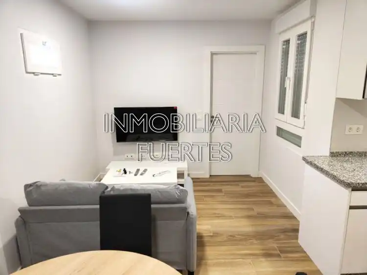 Flat for rent in Calle Demetrio de los Ríos, Las Ventas