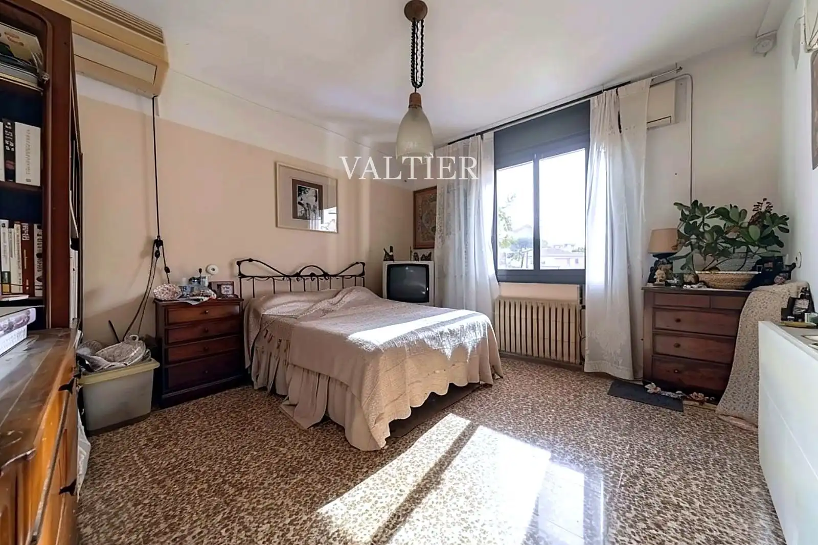 Bedroom of Flat for sale in Madrid  with Heating, Terrace and Storage room