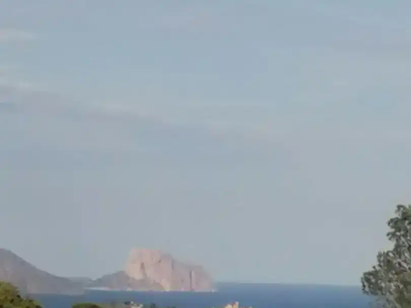 Vista exterior de Casa o xalet en venda en La Nucia amb Aire condicionat, Parquet i Piscina