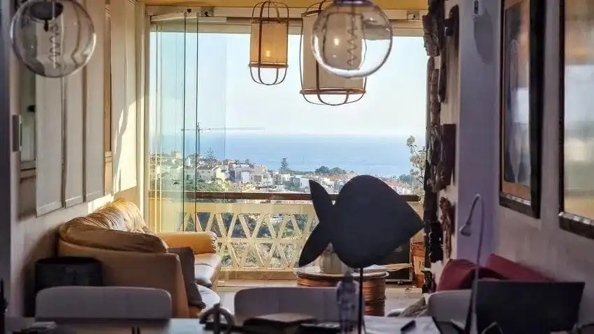 Sala de estar de Piso en venta en Marbella con Aire acondicionado, Calefacción y Jardín privado