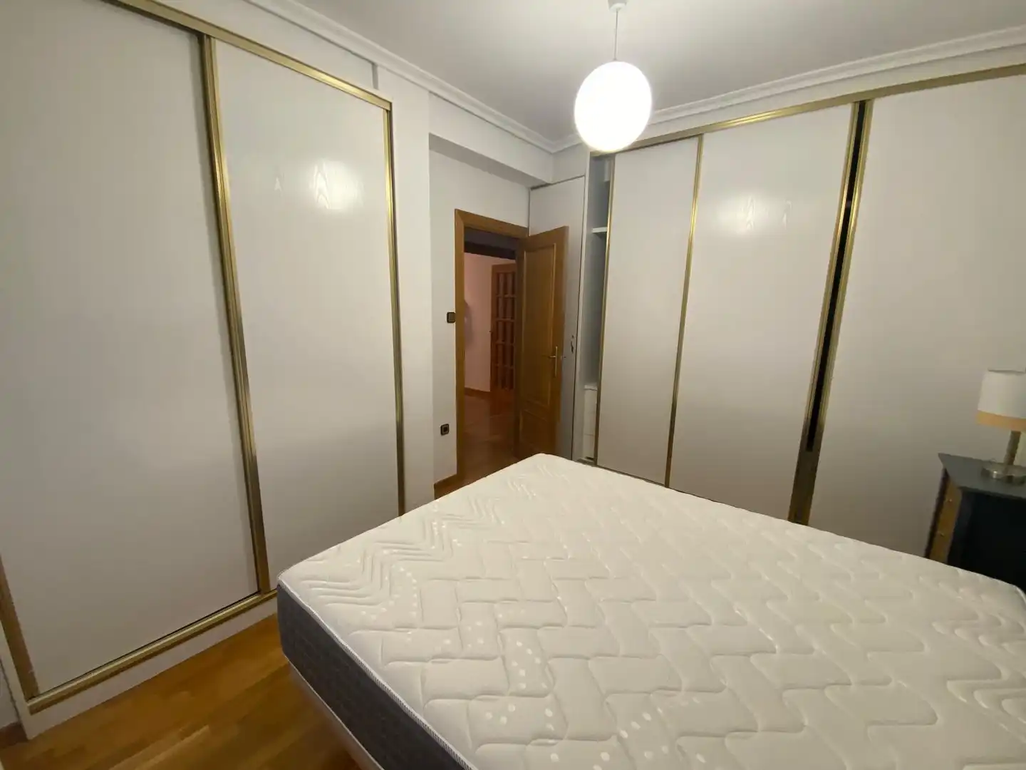 Dormitori de Pis de lloguer en Albacete amb Aire condicionat, Calefacció i Parquet