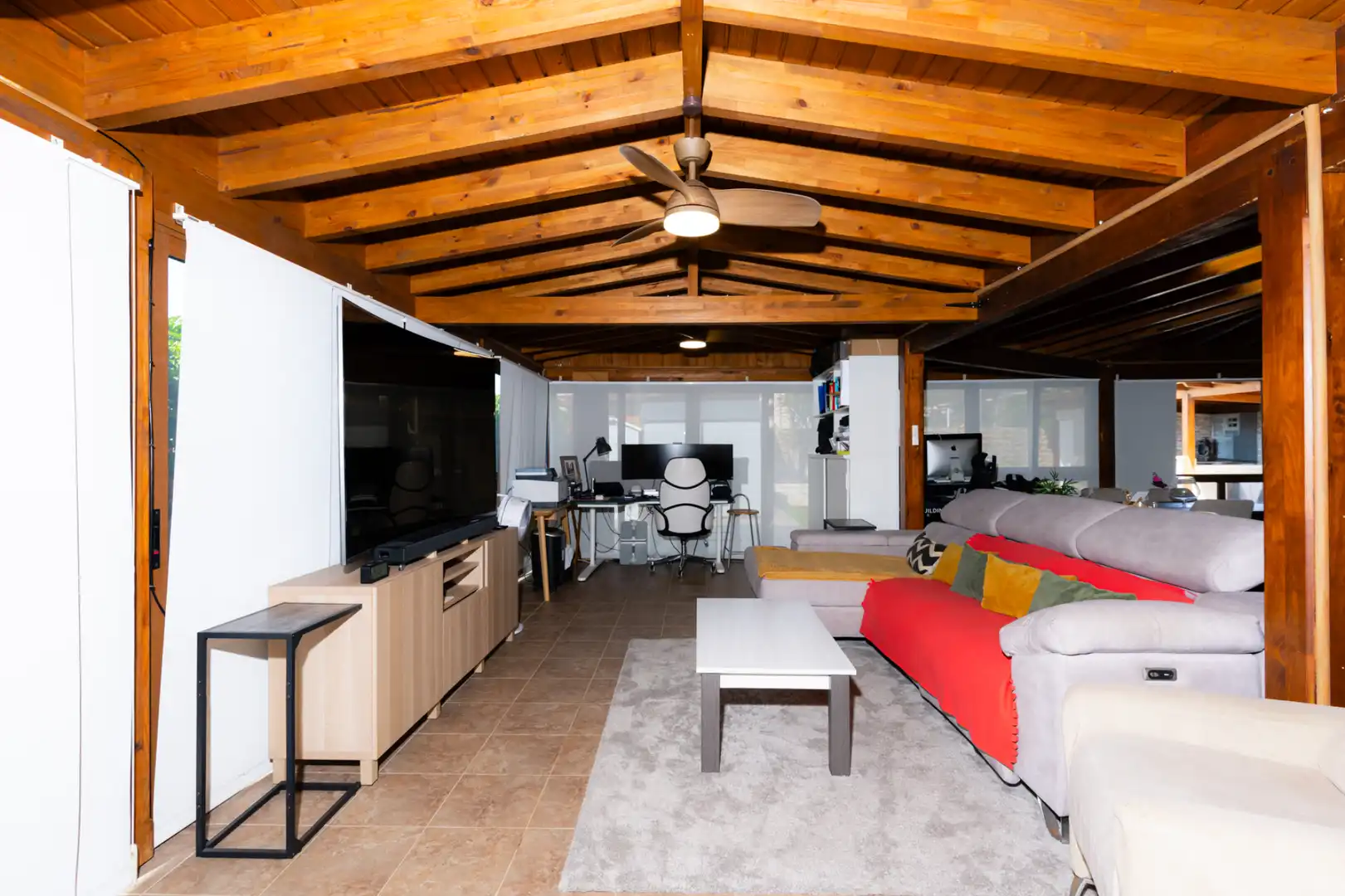 Sala d'estar de Casa adosada en venda en San Cristóbal de la Laguna amb Aire condicionat, Jardí privat i Parquet