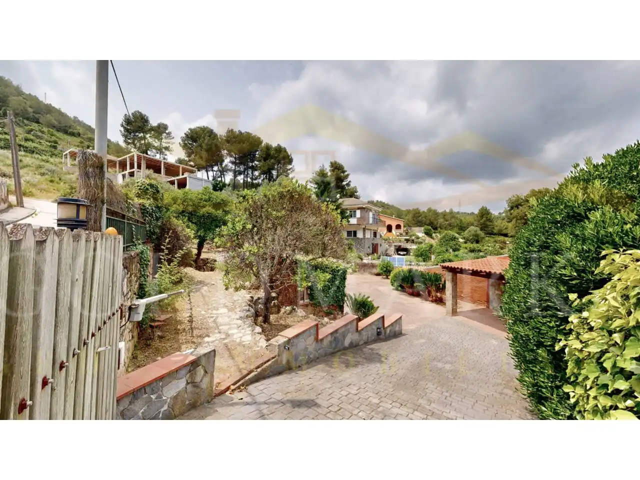 Vista exterior de Casa o xalet en venda en Corbera de Llobregat amb Aire condicionat, Calefacció i Jardí privat