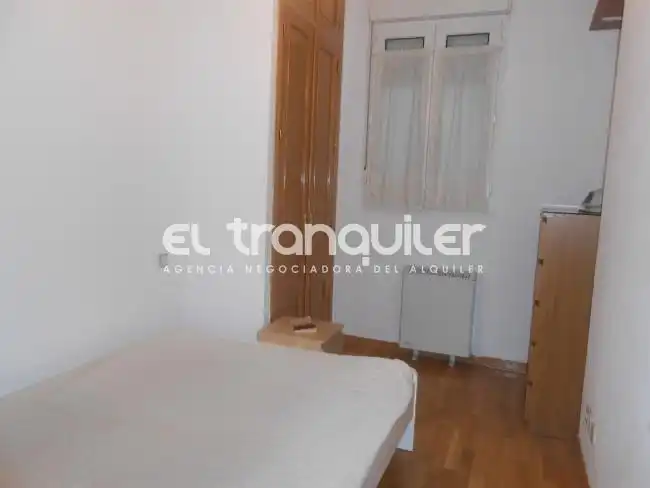 Wohnung zur Miete in Calle Atocha, Cortes - Huertas