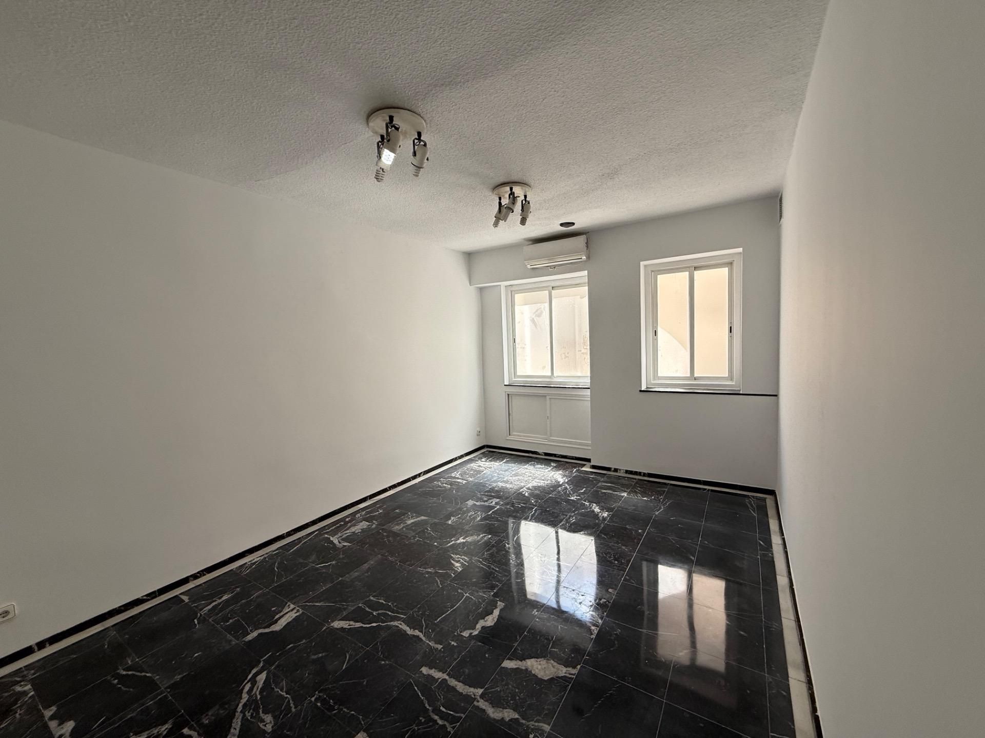 Oficina de lloguer a Calle José Cruz Conde, Zona Centro, Centro