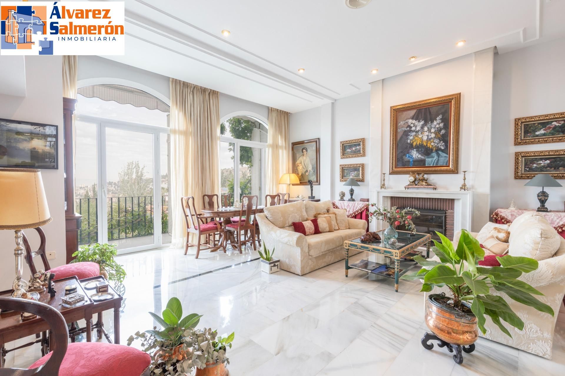 Sala d'estar de Casa o xalet en venda en  Granada Capital amb Aire condicionat, Calefacció i Jardí privat