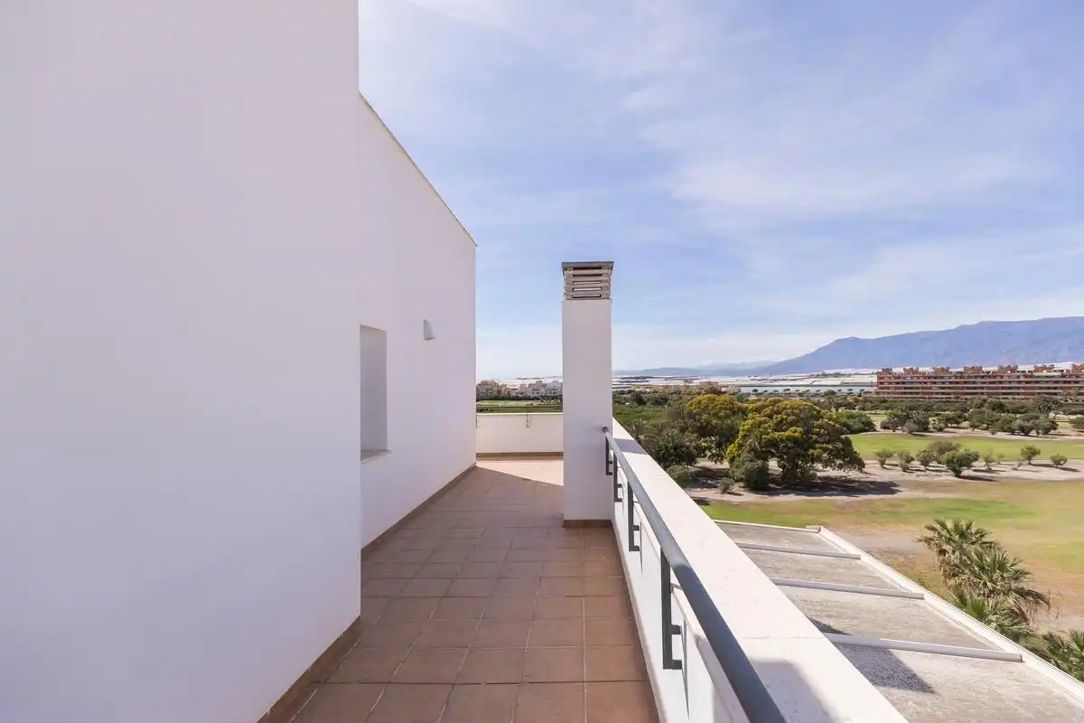 Terrassa de Àtic en venda en Roquetas de Mar amb Aire condicionat, Jardí privat i Terrassa