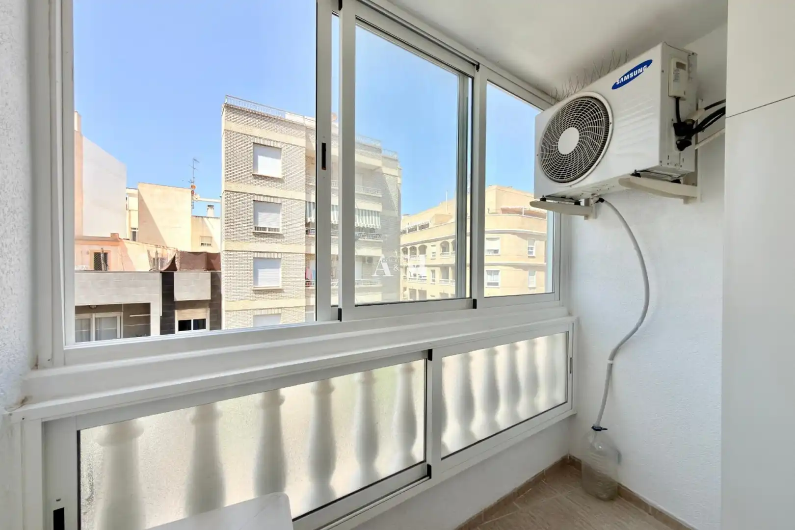 Balcony of Flat for rent in Torrevieja  with Air Conditioner, Heating and Terrace