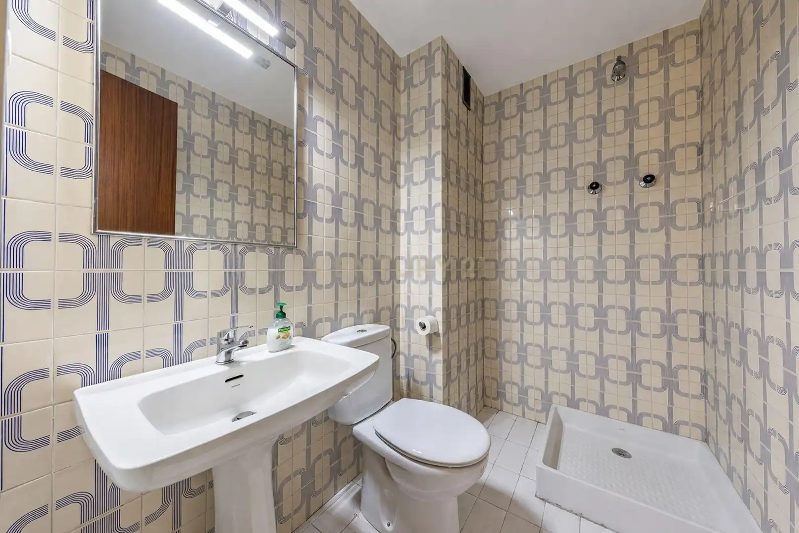 Bany de Apartament en venda en Gràcia