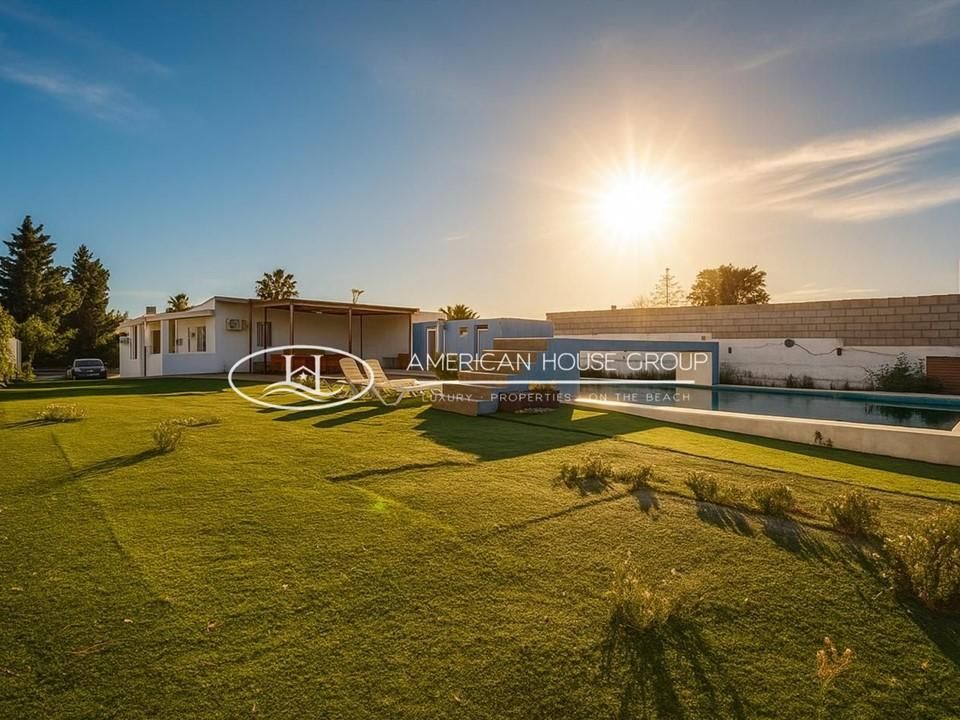 Vista exterior de Casa o chalet en venta en Chiclana de la Frontera con Aire acondicionado, Jardín privado y Terraza
