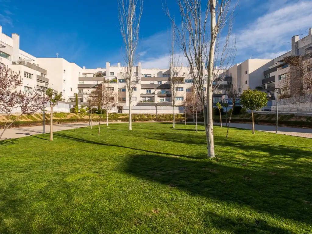 Exterior view of Flat for sale in Madrid  with Air Conditioner, Private garden and Terrace