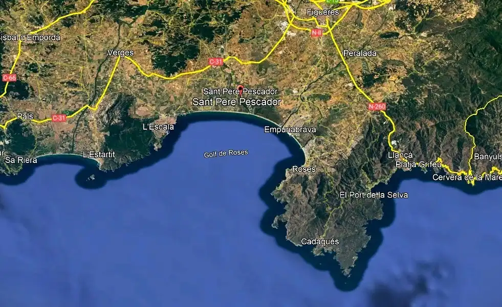 Finca rústica en venta en Sant Pere Pescador con Jardín privado, Trastero y Horno