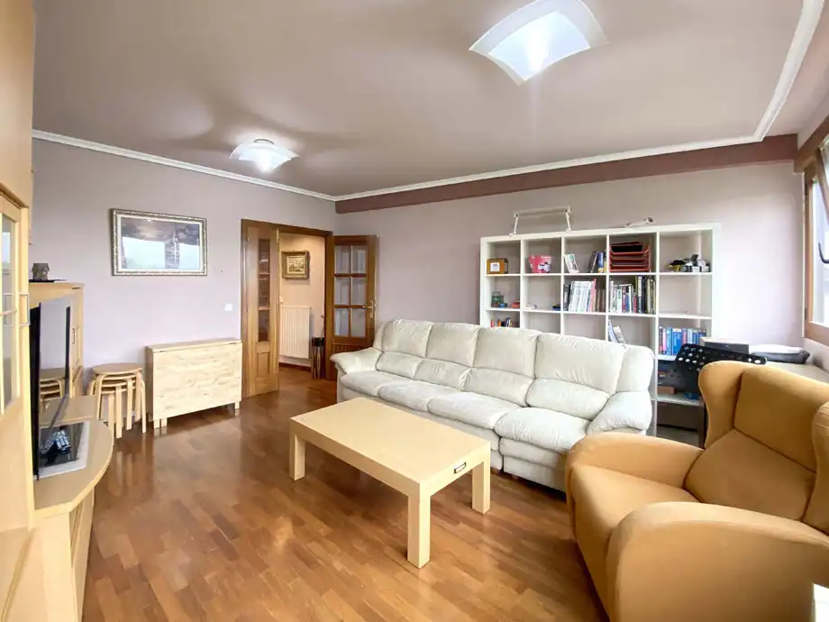 Sala de estar de Piso en venta en Vitoria - Gasteiz con Calefacción, Terraza y Trastero