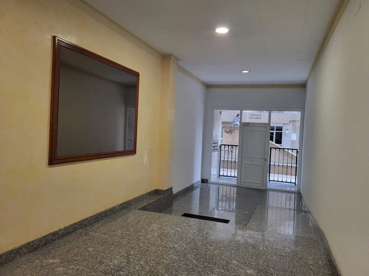 Wohnung zum Verkauf in Pineda de Mar mit Terrasse, Möbliert und Ofen
