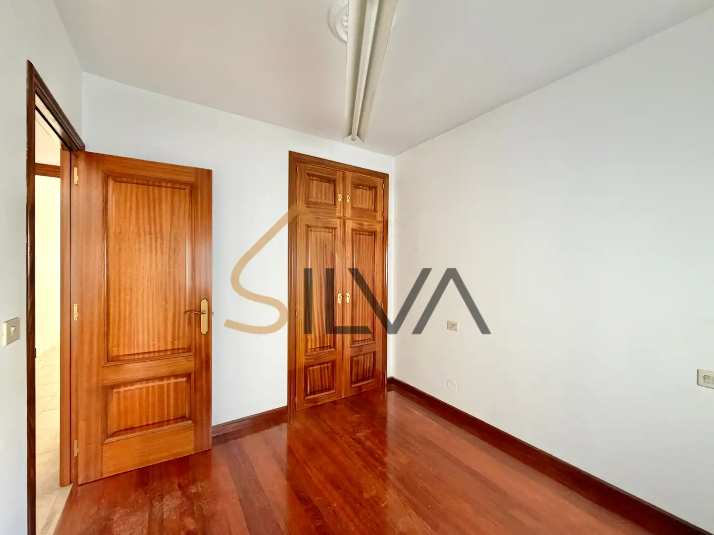 Buildings for sale in Lugo  with Alarm