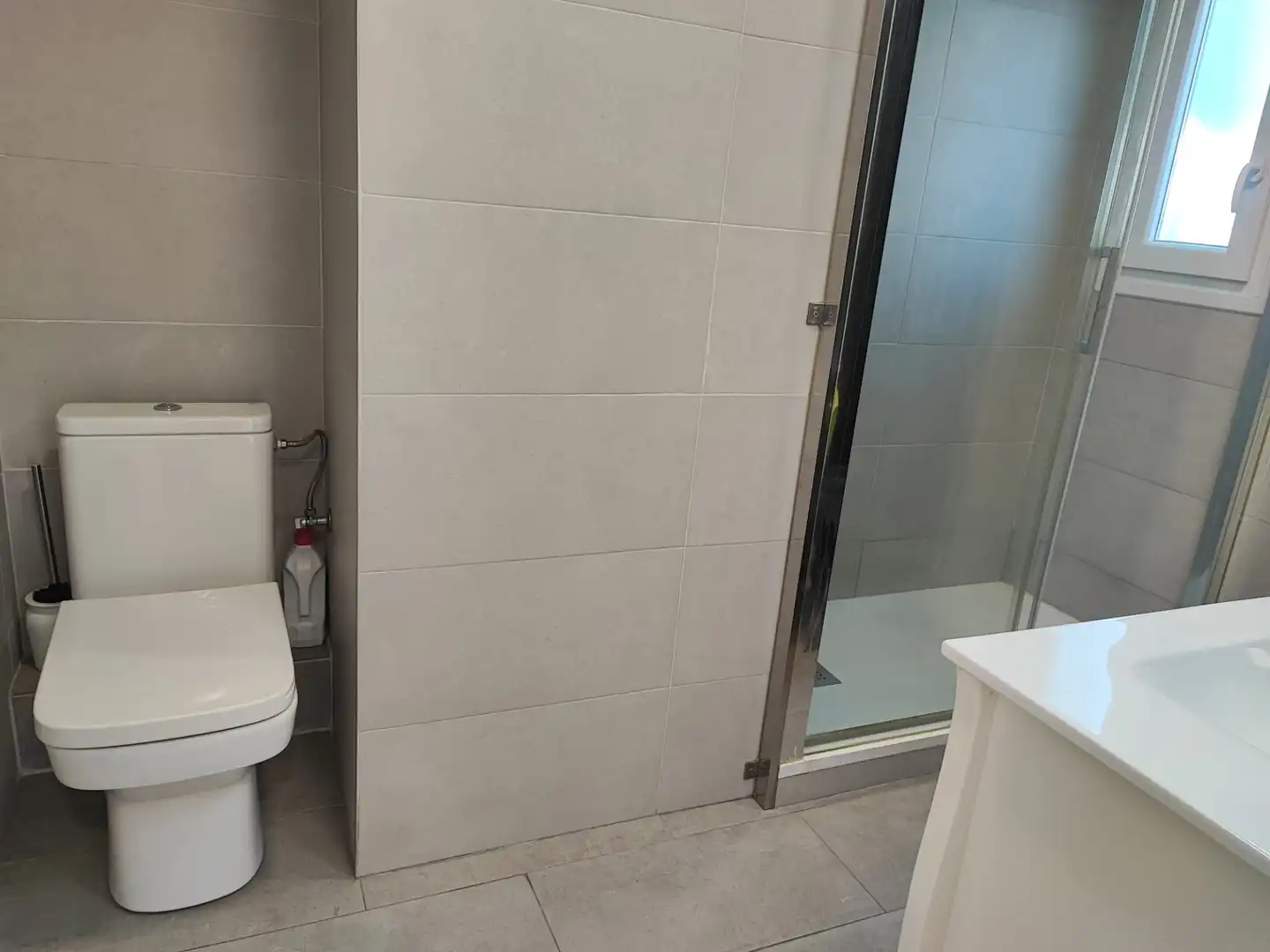 Badezimmer von Dachboden zum Verkauf in Tarragona mit Klimaanlage, Heizung und Parkett