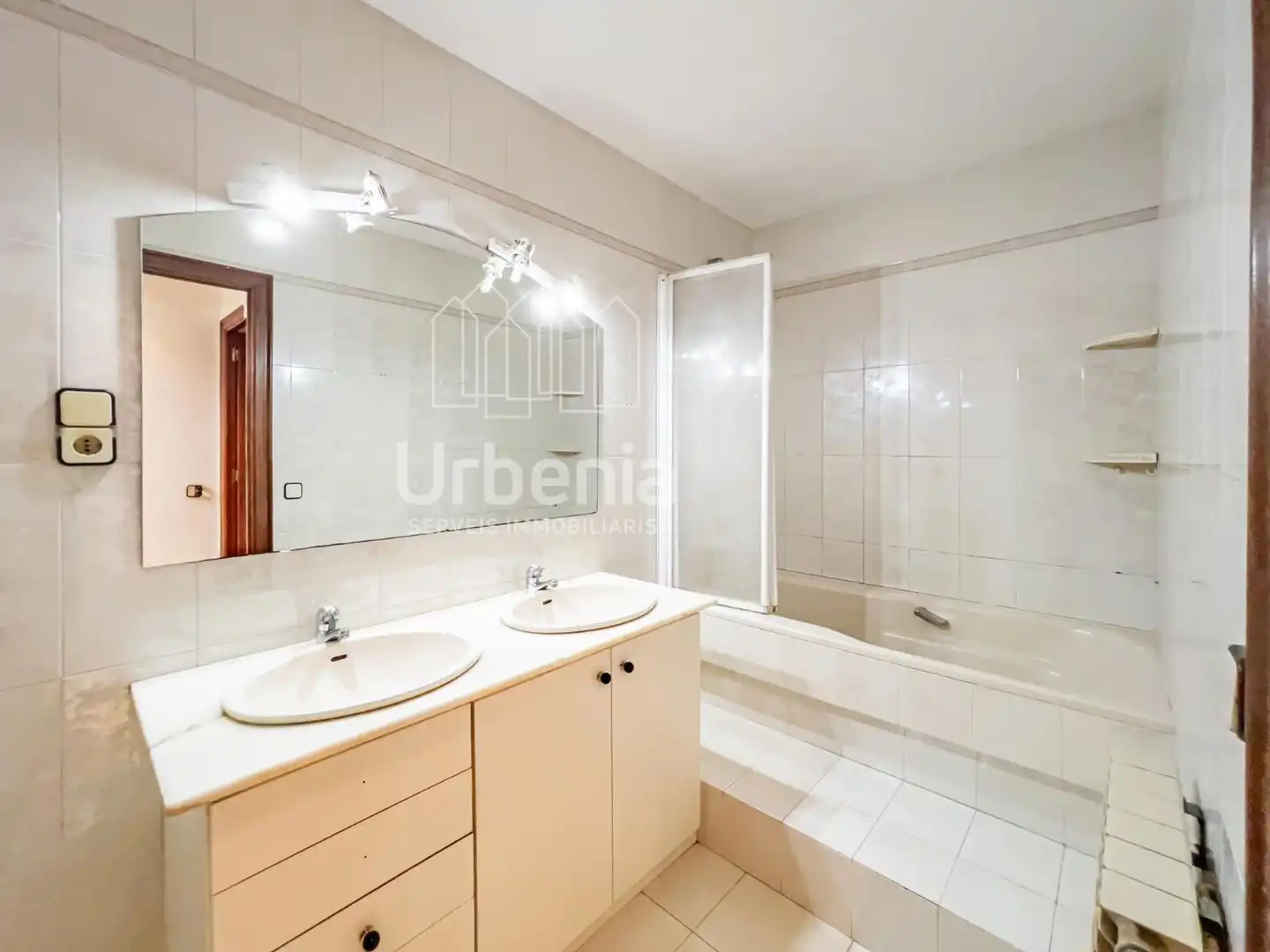 Casa con piscina en venta en Nucli Urbà, imagen 31