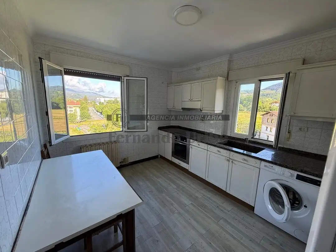 Küche von Wohnung zum Verkauf in Iurreta mit Privatgarten, Abstellraum und Balkon