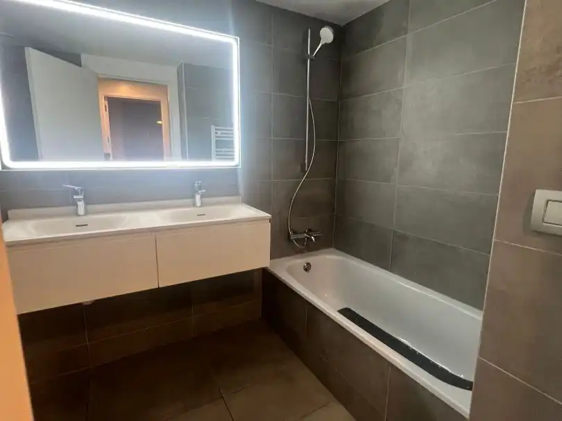 Piso con piscina en venta en Calle de Riu Nervión 6, imagen 13