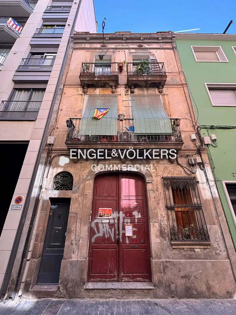 Vista exterior de Edificio en venta en Barcelona