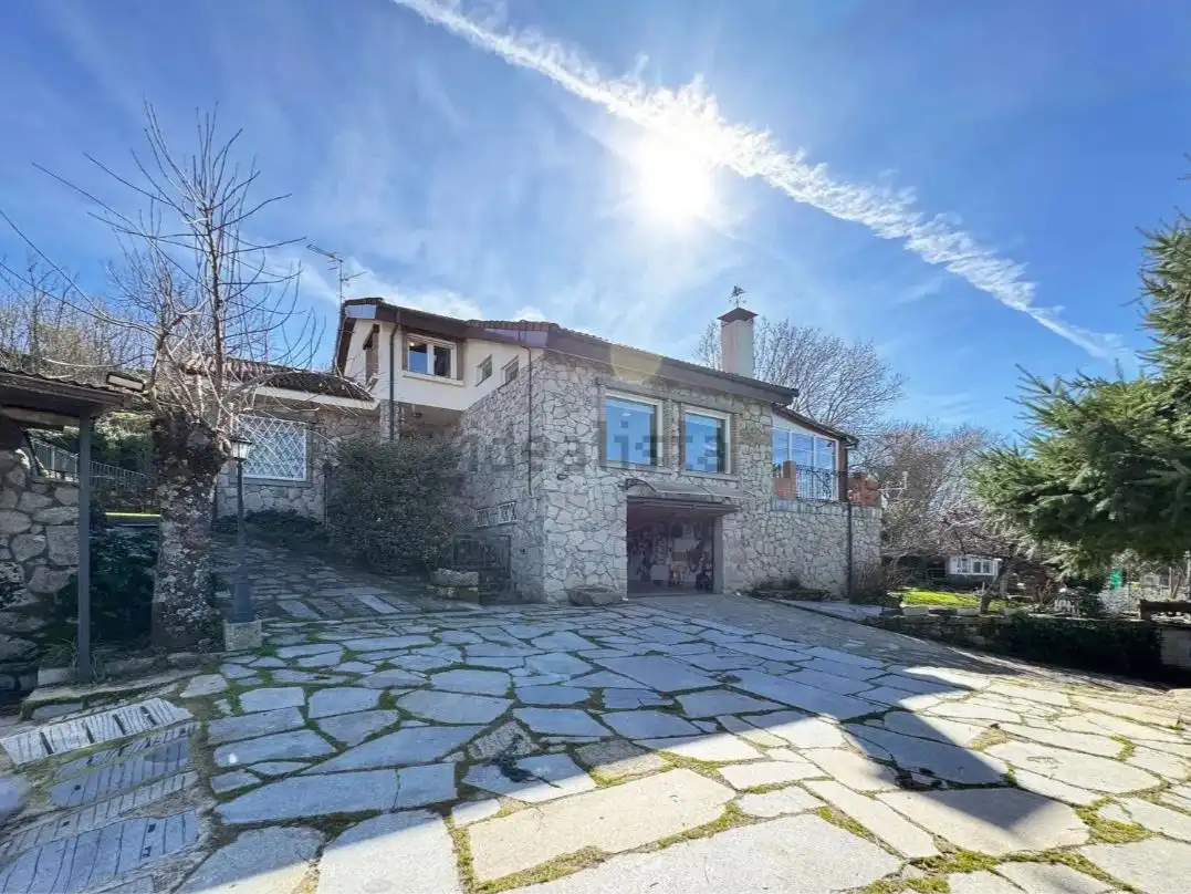 Vista exterior de Finca rústica en venta en Béjar con Calefacción, Jardín privado y Parquet