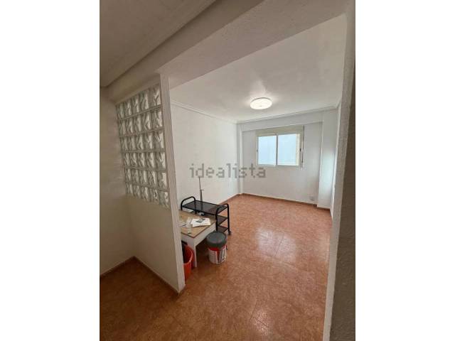 Piso en Venta en Calle Felipe Vives de Cañamás en El Cabanyal - El Canyamelar