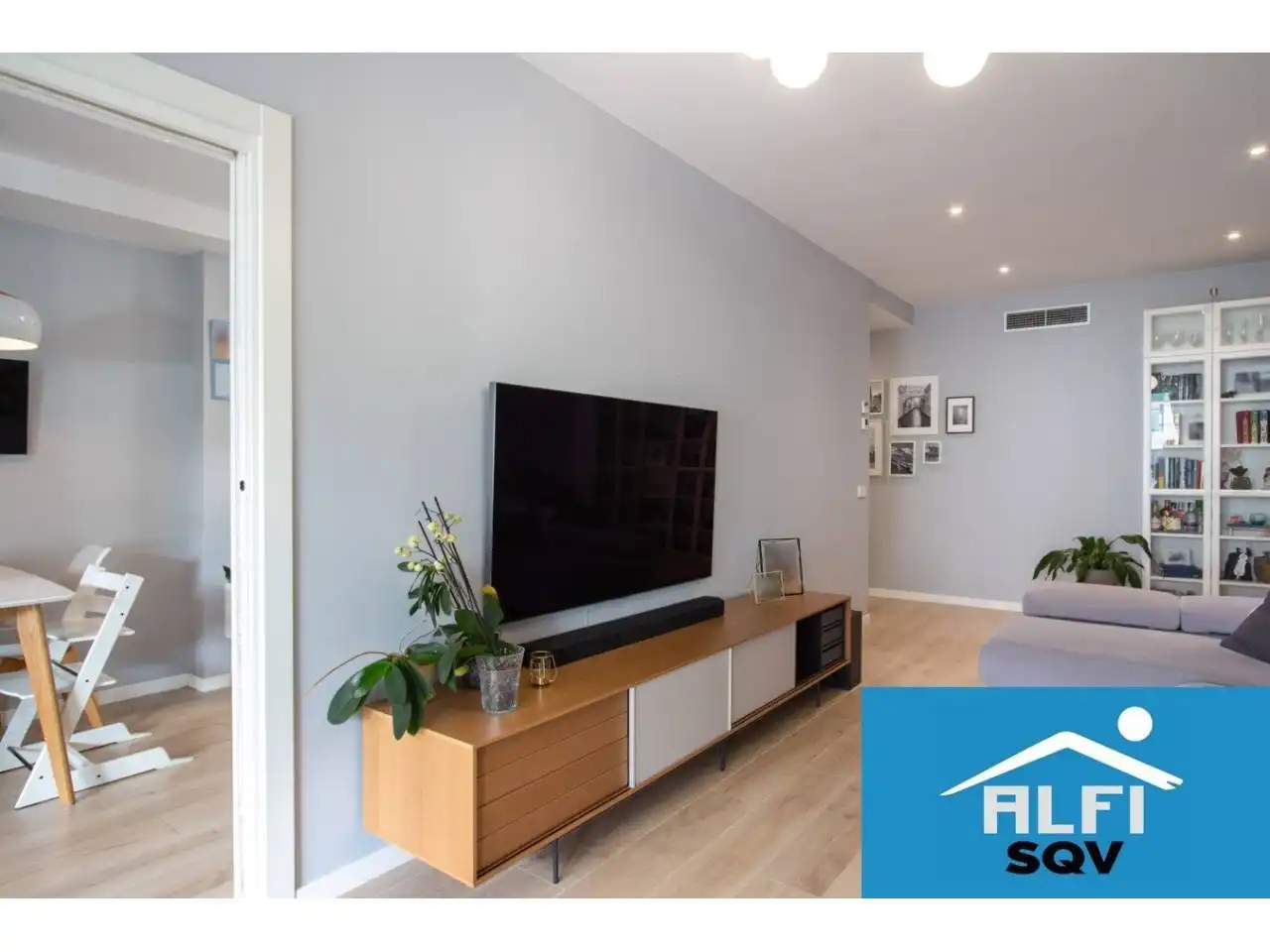 Living room of Flat for sale in Sant Cugat del Vallès  with Air Conditioner, Heating and Terrace
