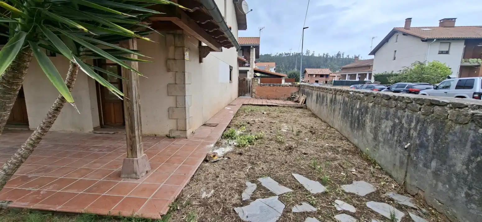Terrassa de Casa adosada en venda en Cabezón de la Sal amb Calefacció, Jardí privat i Parquet