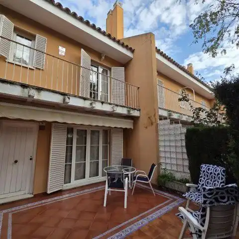 Vista exterior de Casa adosada de lloguer en Islantilla amb Terrassa