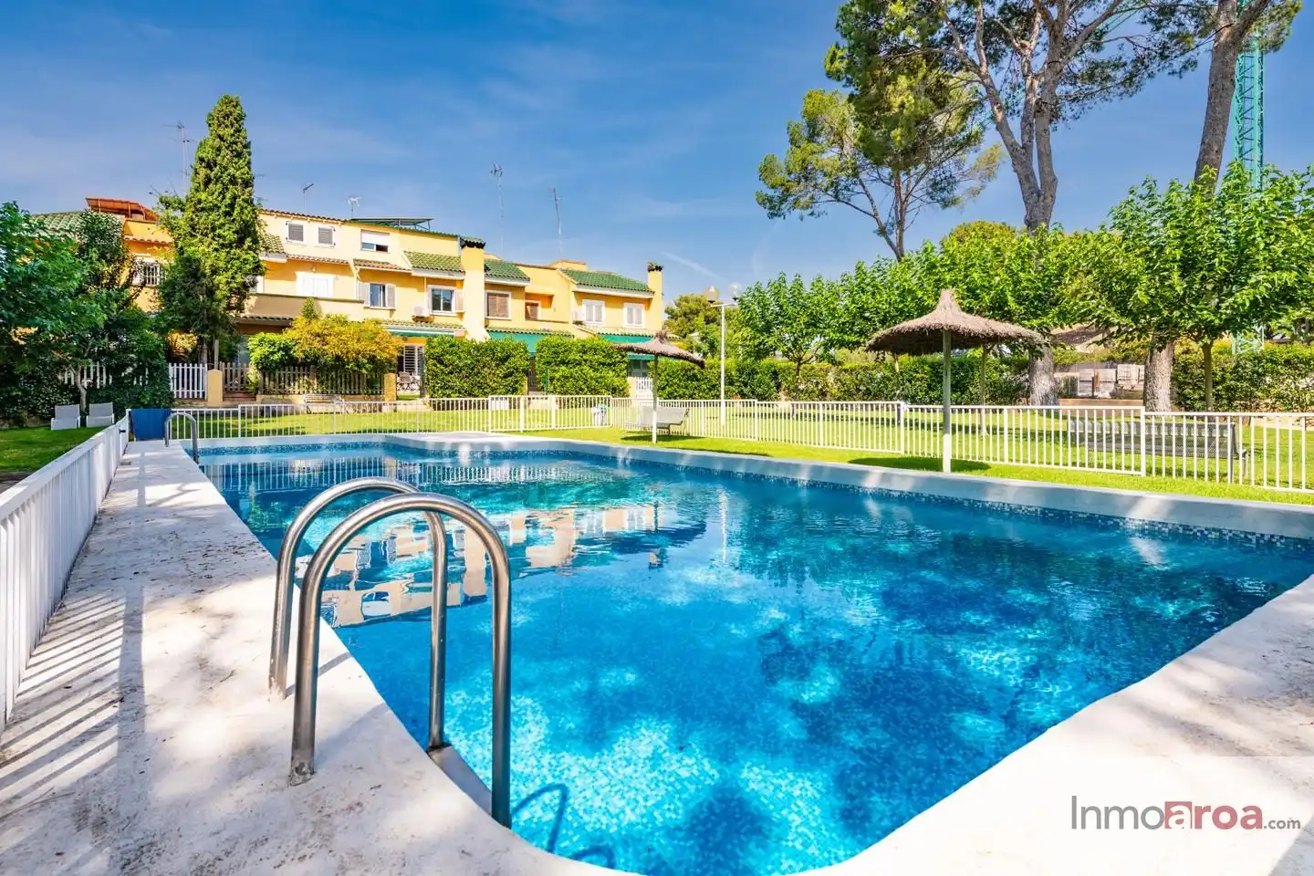 Piscina de Casa o chalet en venta en Godella con Aire acondicionado, Calefacción y Terraza