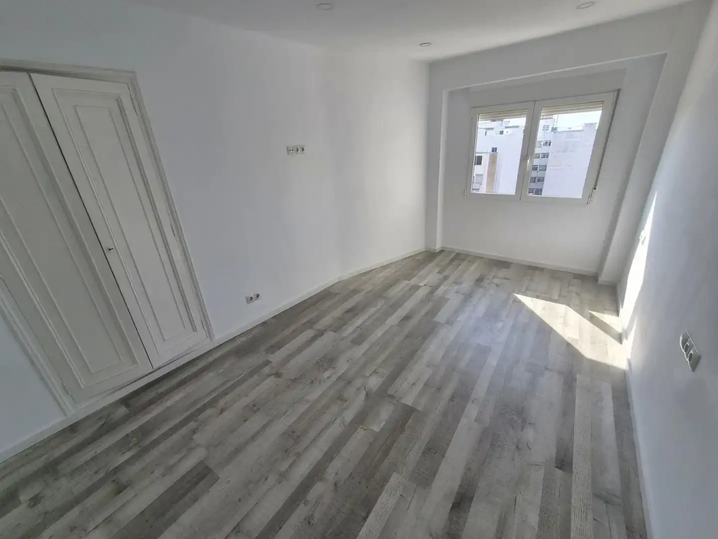 Dormitori de Pis de lloguer en Vila-real amb Parquet i Terrassa