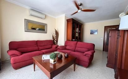 Living room of Flat for sale in Algeciras  with Air Conditioner, Heating and Balcony