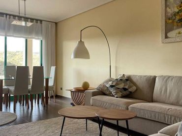 Apartment with pool to rent in Selwo