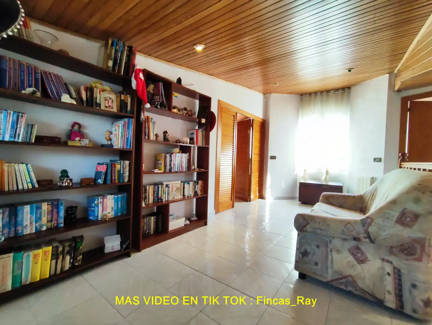 Sala d'estar de Casa o xalet en venda en Lliçà d'Amunt amb Aire condicionat, Calefacció i Jardí privat