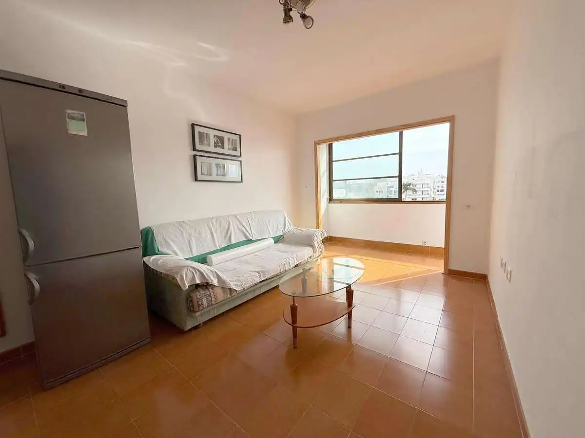 Sala d'estar de Pis en venda en Arrecife amb Terrassa i Moblat