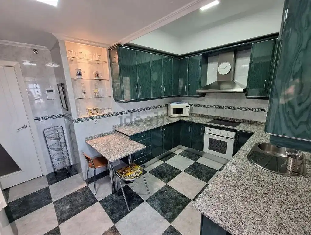 Cocina de Piso de alquiler en Sevilla con Aire acondicionado, Amueblado y Piscina comunitaria