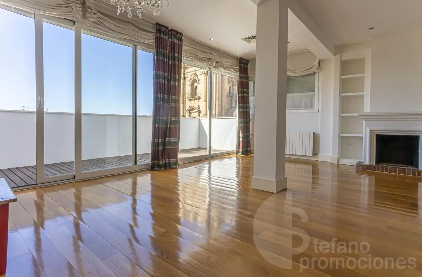 Schlafzimmer von Dachboden zur Miete in Málaga mit Klimaanlage, Heizung und Parkett