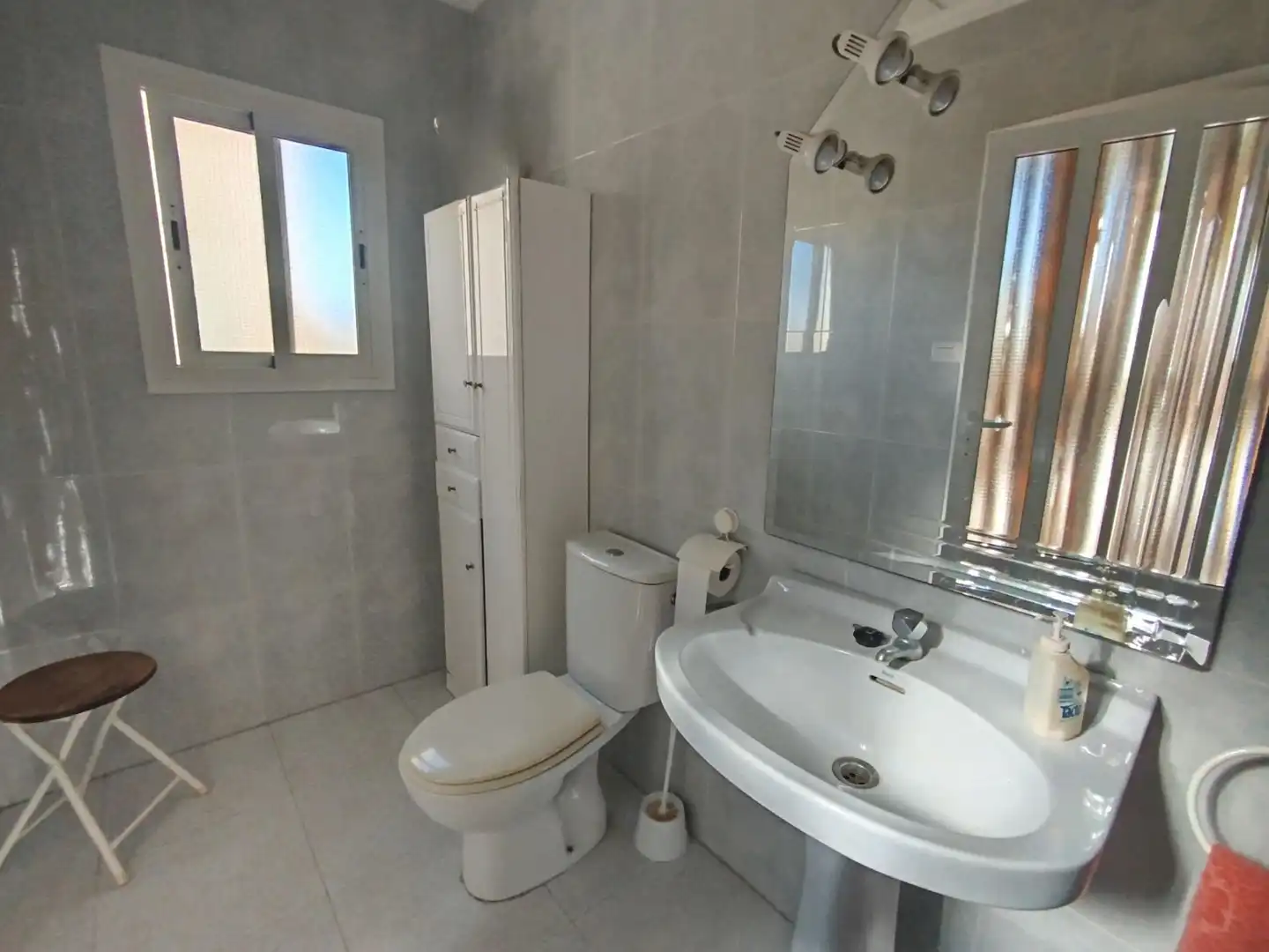 Baño de Casa o chalet en venta en La Roda con Jardín privado, Terraza y Piscina