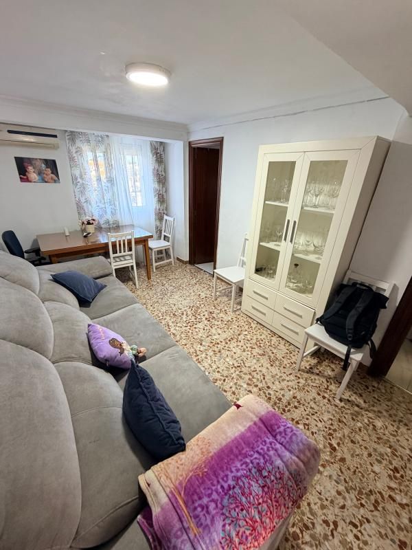 Sala d'estar de Pis en venda en  Sevilla Capital amb Aire condicionat i Calefacció