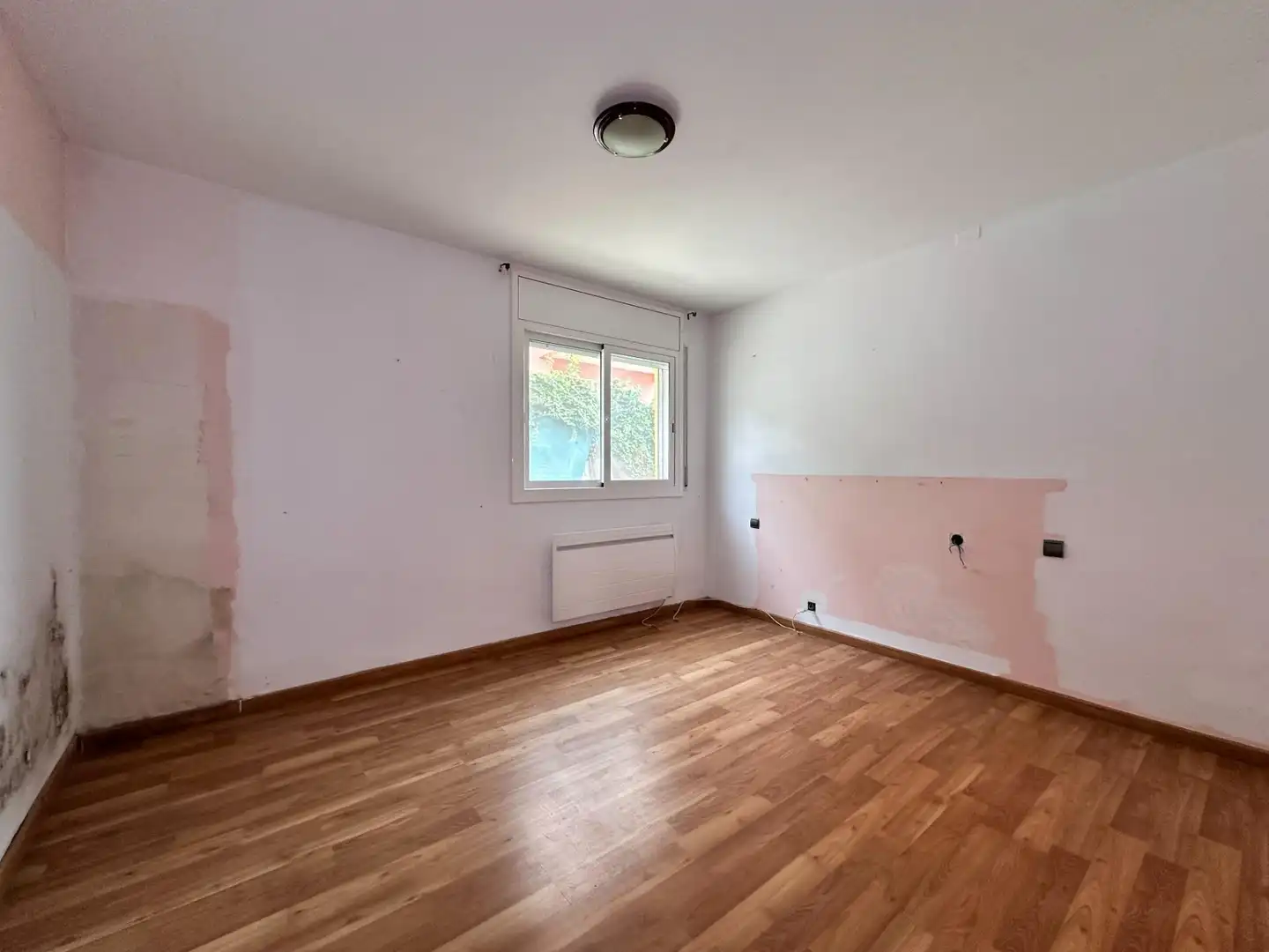 Habitación de Casa o chalet en venta en La Bisbal del Penedès con Parquet