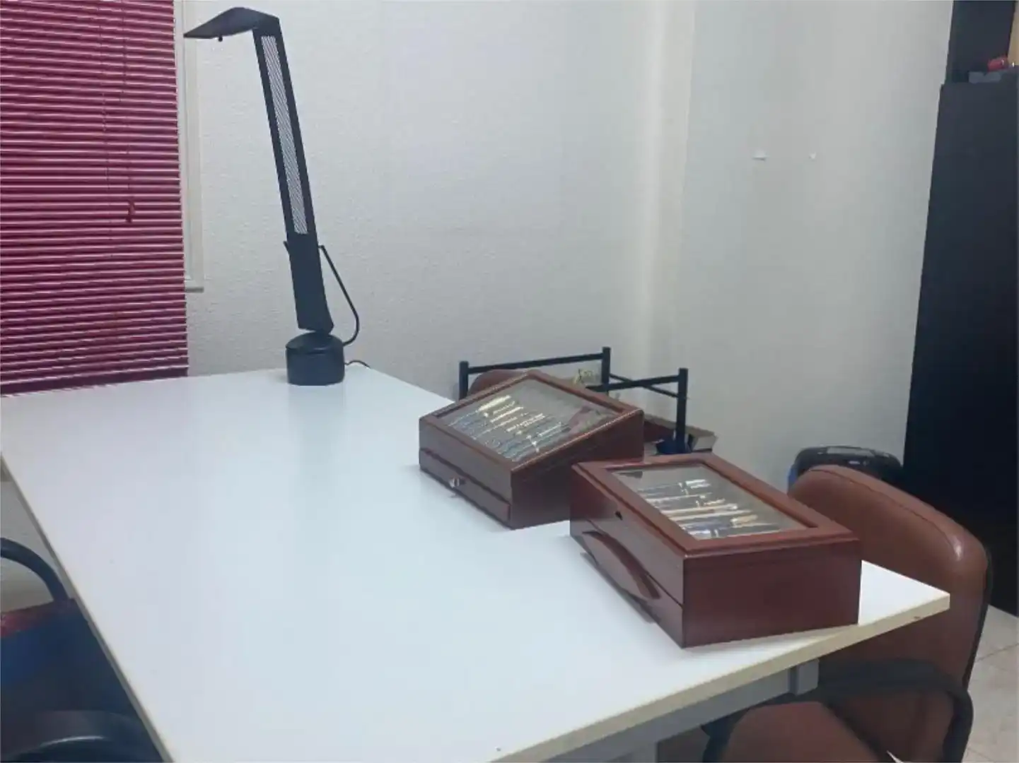 Büro zur Miete in Sevilla mit Klimaanlage und Balkon