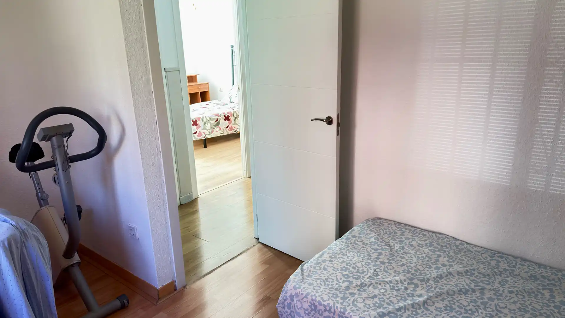 Habitación de Piso de alquiler en Málaga con Aire acondicionado, Terraza y Amueblado
