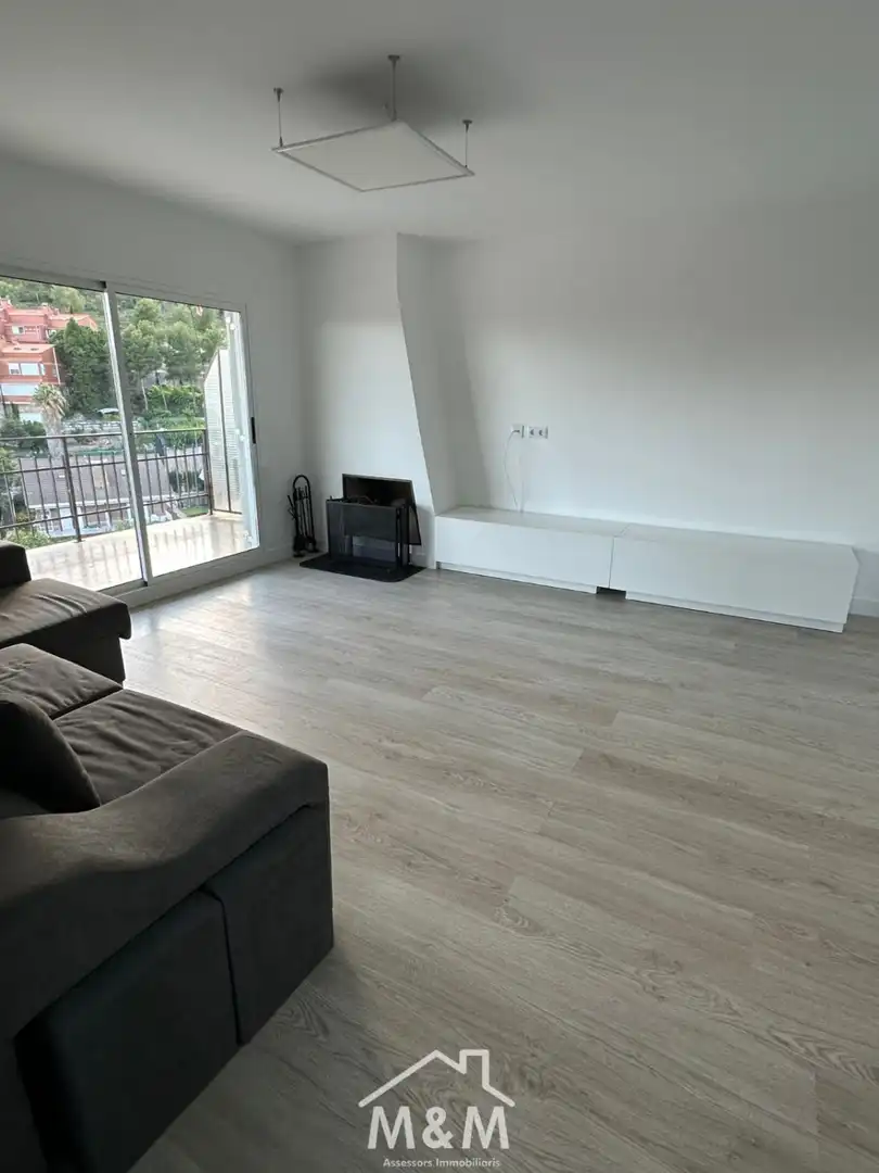 Living room of Attic for rent in Castelldefels  with Heating, Terrace and Community pool