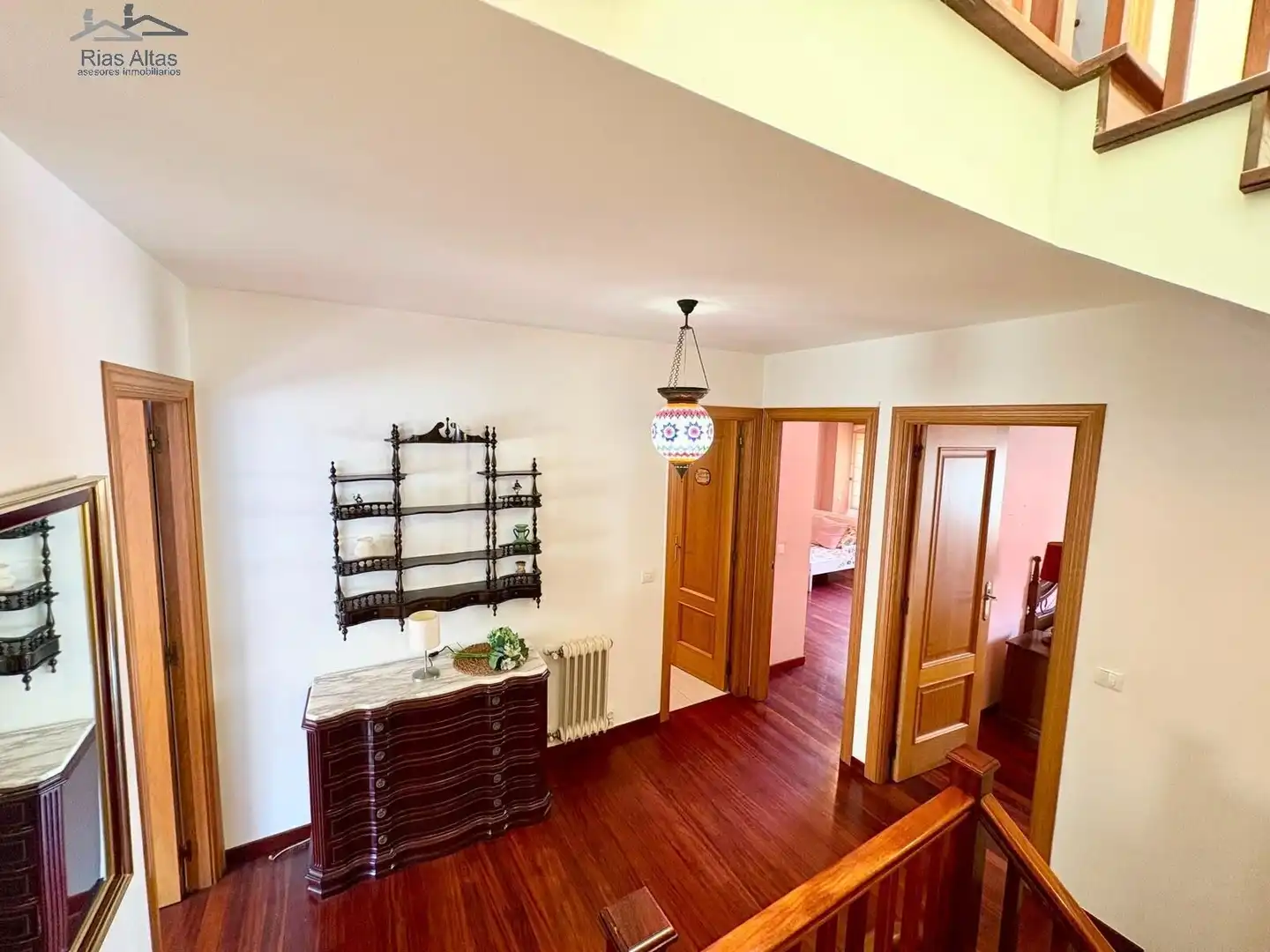Casa o chalet en venta en Oleiros con Calefacción, Jardín privado y Trastero