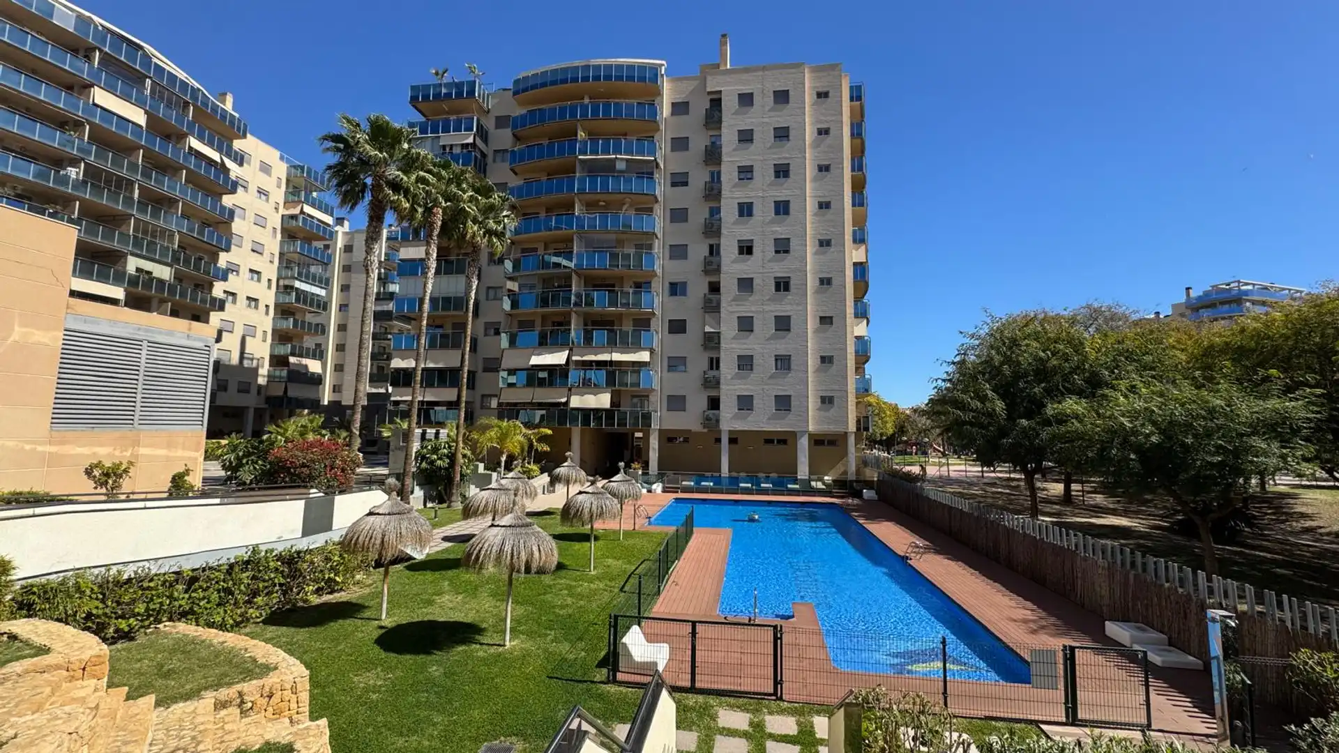 Piscina de Piso en venta en Sant Joan d'Alacant con Aire acondicionado, Terraza y Trastero